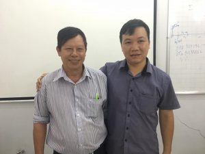 Thầy Nguyễn Thế Anh chụp chung với 1 bác học viên lớp thanh quyết toán tại tp Hồ Chí Minh